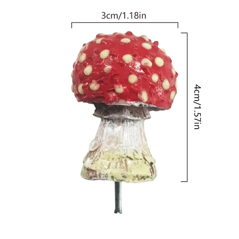 Mini-Feenpilz, der im Dunkeln leuchtet