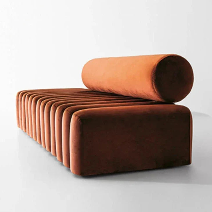 Ora Sofabank aus Samt im minimalistischen Design