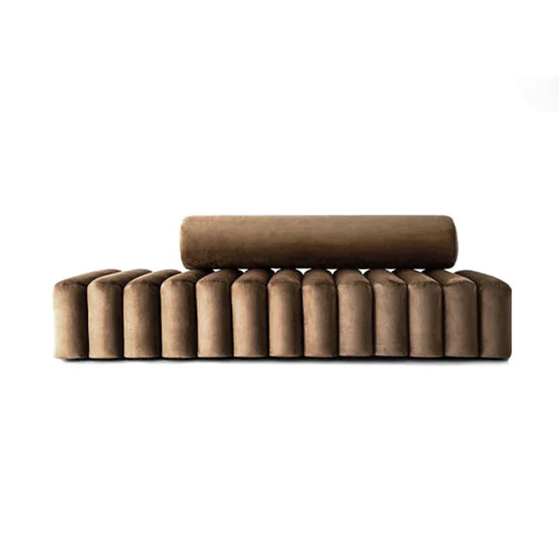 Ora Sofabank aus Samt im minimalistischen Design