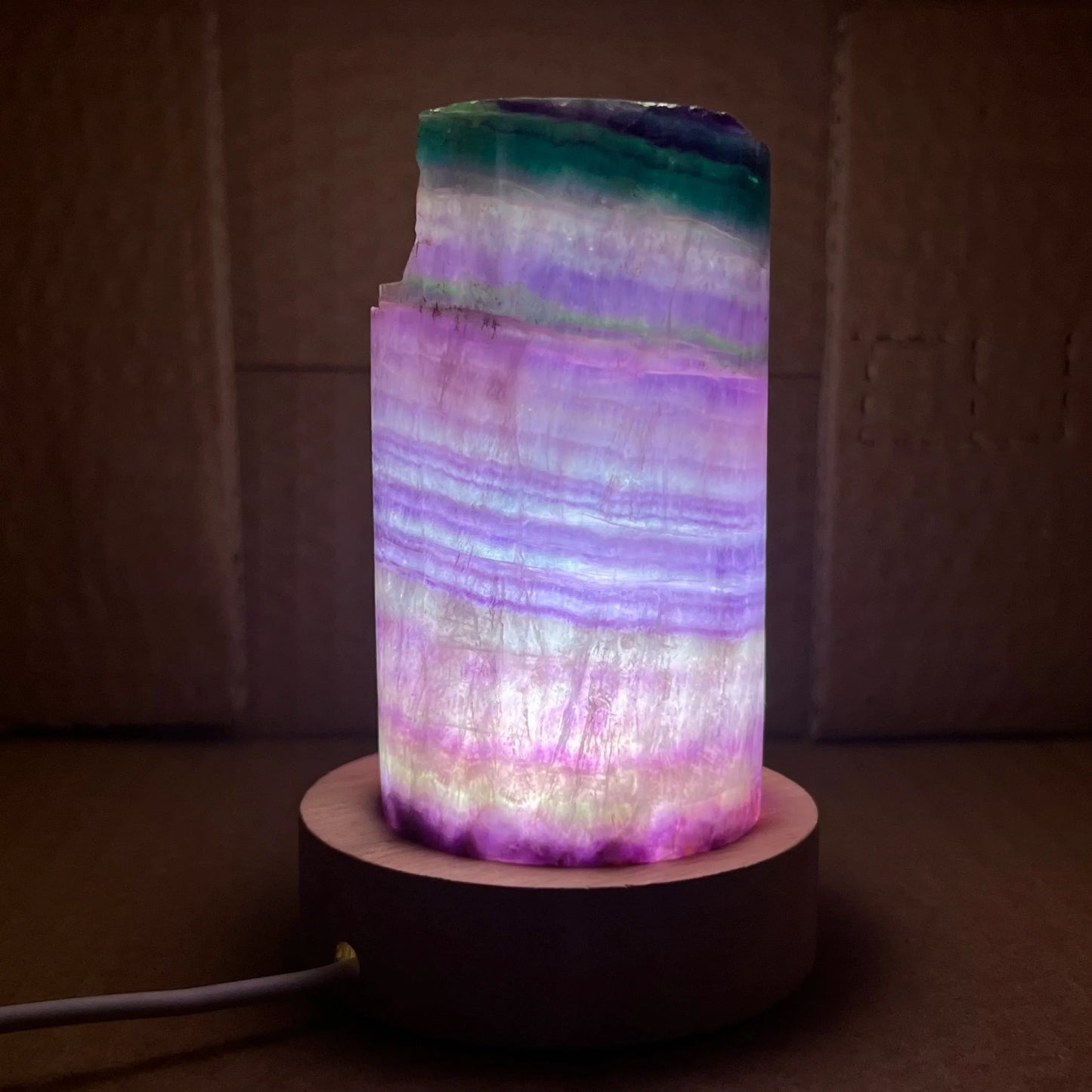 Lampada in cristallo di fluorite arcobaleno naturale