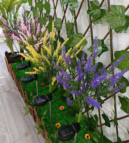 Luci solari da giardino alla lavanda