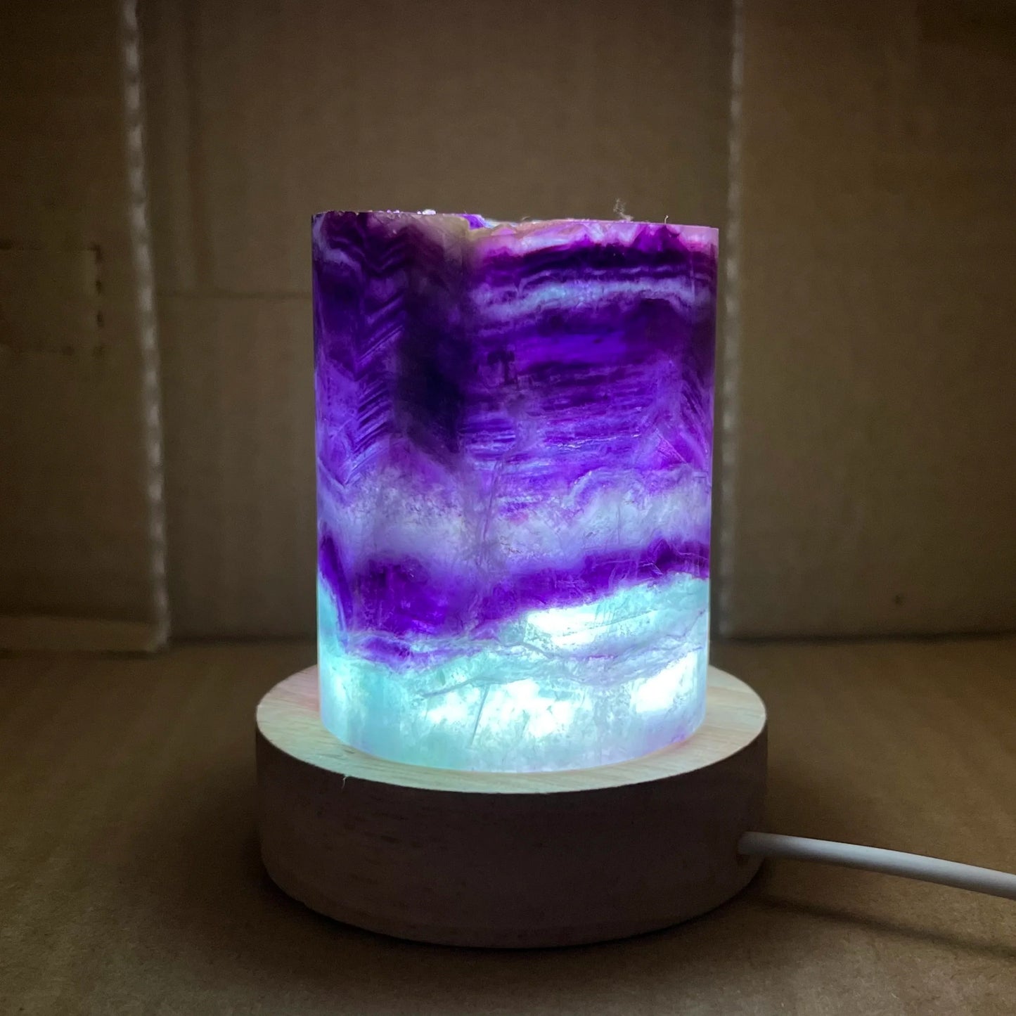 Lampe en cristal de fluorite arc-en-ciel naturel