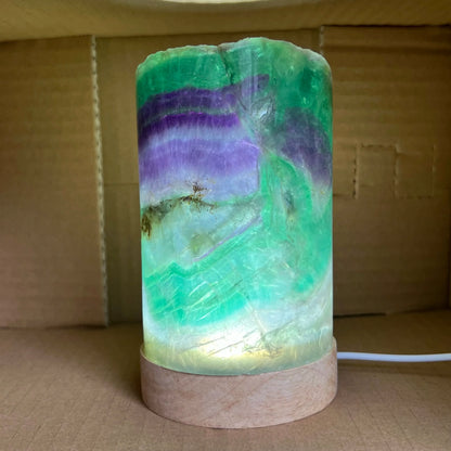 Lampada in cristallo di fluorite arcobaleno naturale