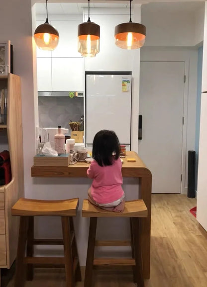 Nordische Pendelleuchte aus Holz und Glas