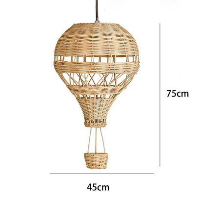 Rattan-Pendelleuchte mit Heißluftballon