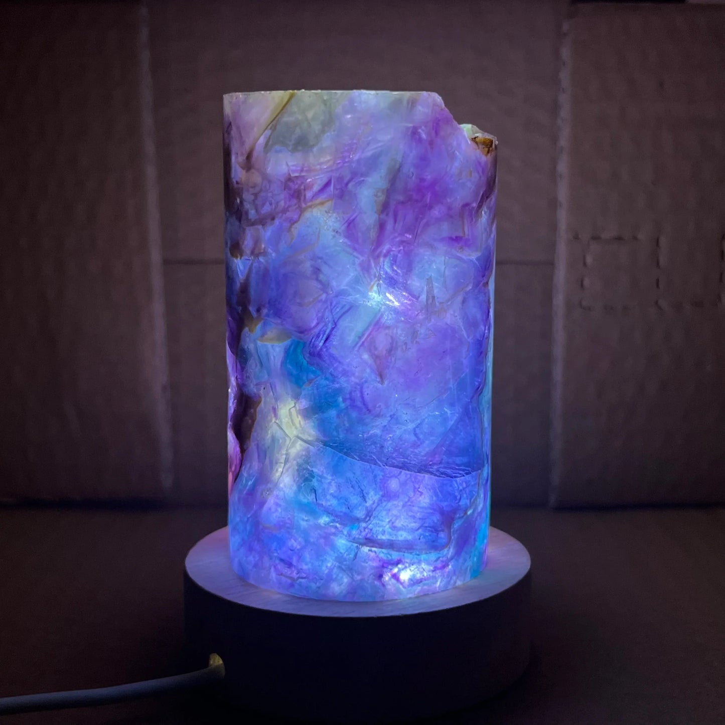 Lampe en cristal de fluorite arc-en-ciel naturel