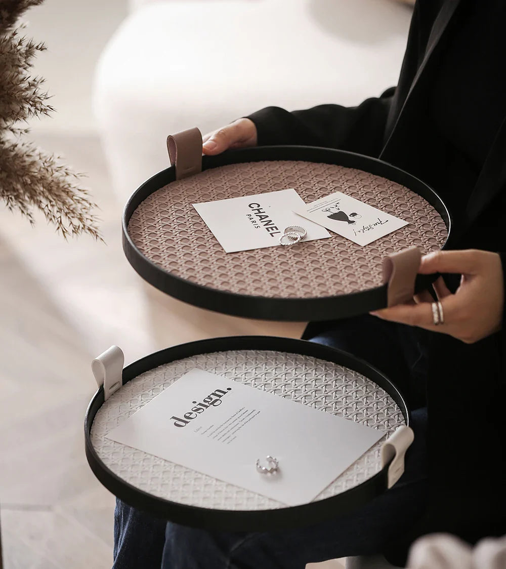 Nordisches rundes Schmucktablett