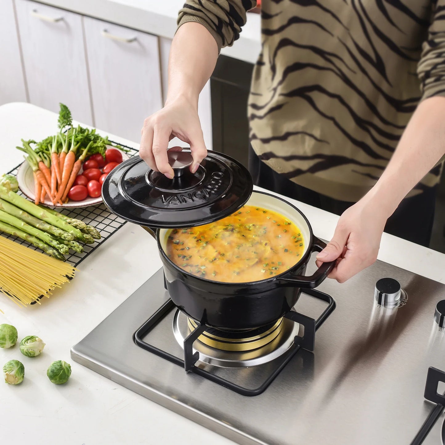 4L Cast Iron Soup Pot With Lid