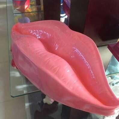 Lips Sculpture