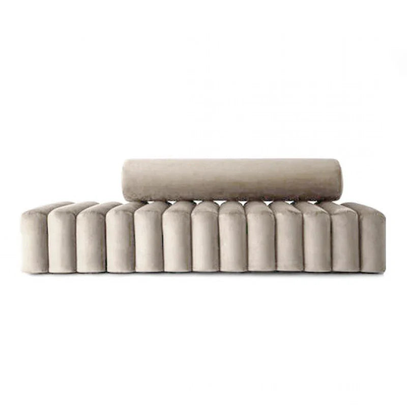 Ora Sofabank aus Samt im minimalistischen Design