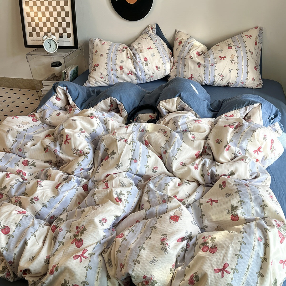 Vintage Erdbeer-Blumen-Bettwäscheset