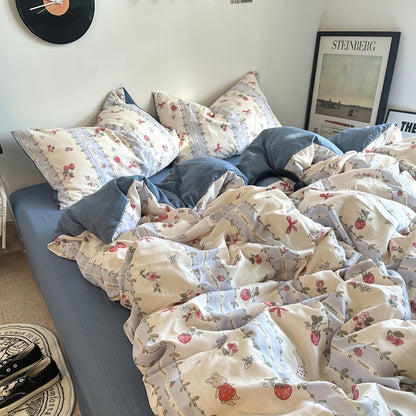 Vintage Erdbeer-Blumen-Bettwäscheset