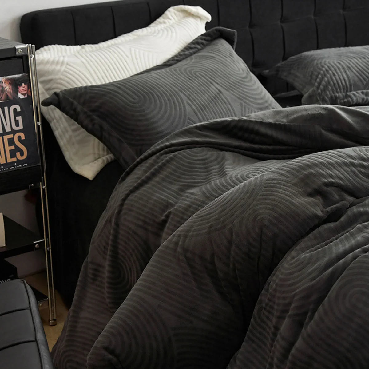 Plush Wavy Arch Flannel Fleece Bedding Set