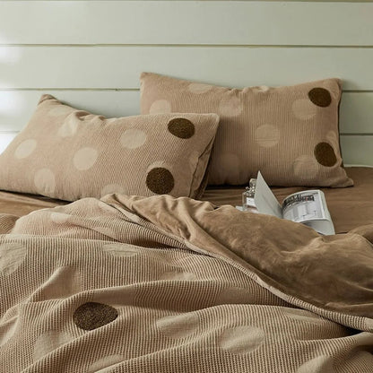 Plush Polka Dot Fleece Bedding Set