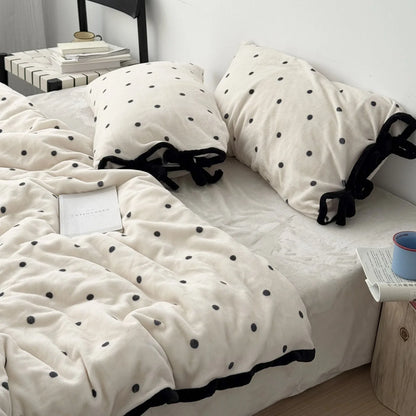 Plush Polka Dot Flannel Fleece Bedding Set