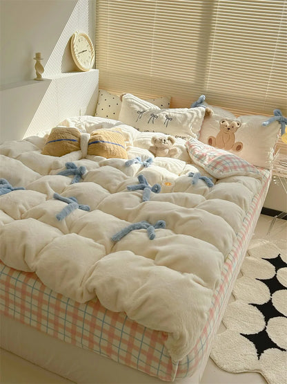 Cloud-Like Plush Tufted Bowknot Fleece Bedding Set