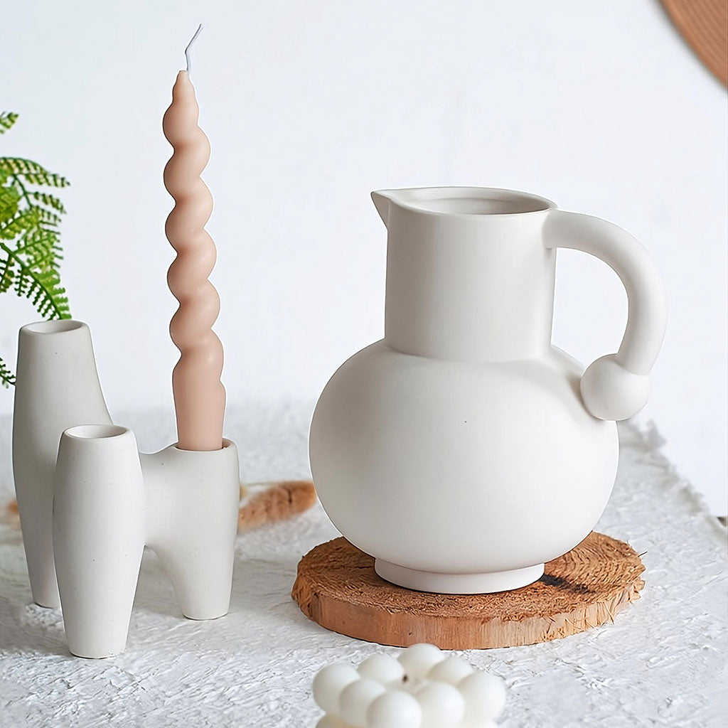 Abstrakter dreifacher Kerzenhalter aus Keramik