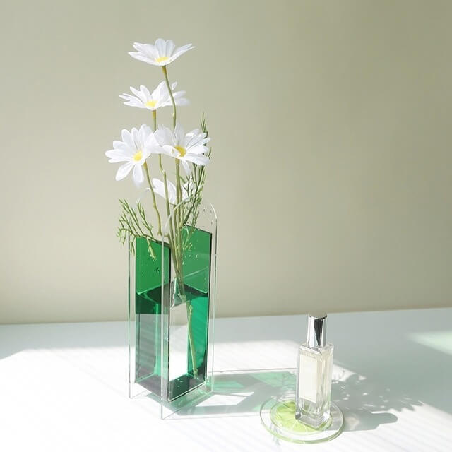 Little Arc Acrylic Vase