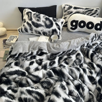 Plush Abstract Animal Print Fleece Bedding Set