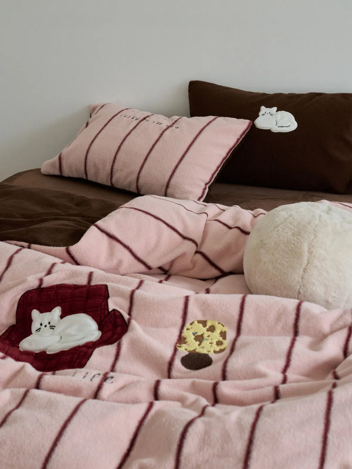 Plush Cartoon Striped Flannel Fleece Bedding Set