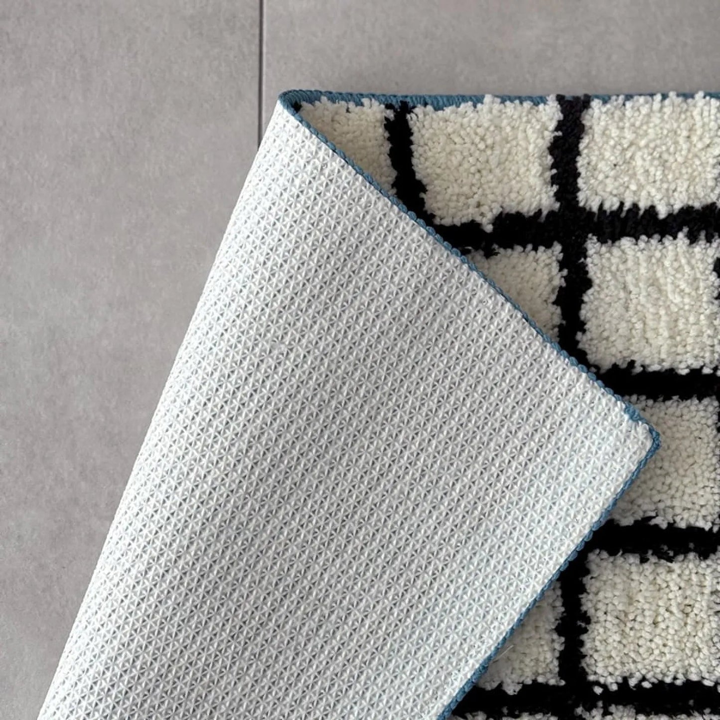 Plush Grid Checkered Tufted Accent Rug