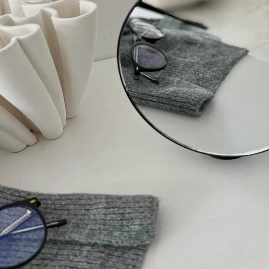 Sleek Minimalist 360° Rotating Desktop Mirror