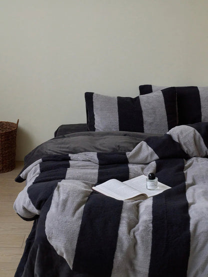 Plush Bold Striped Fleece Bedding Set