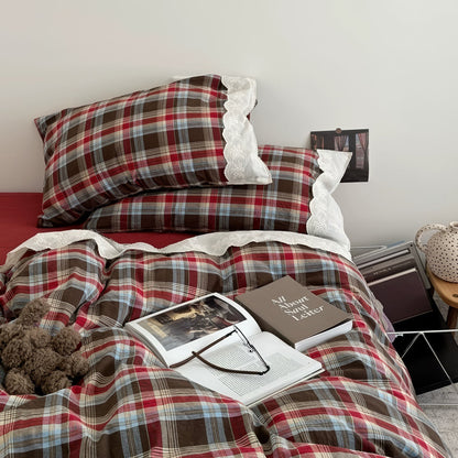 Bayerisches kariertes Bettwäscheset mit Rüschen