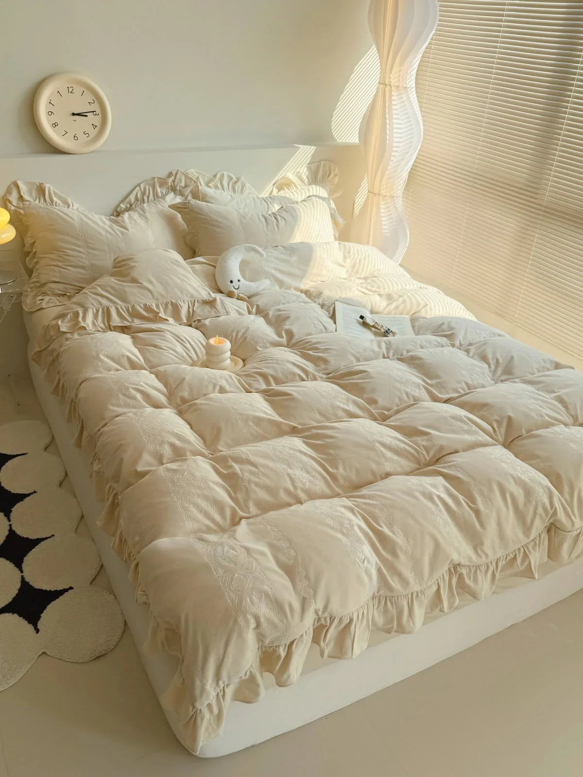 Plush Ruffled Jacquard Velvet Bedding Set