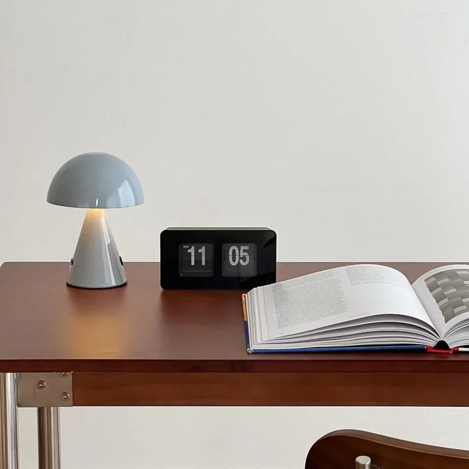 Minimalist Retro Automatic Flip Table Clock