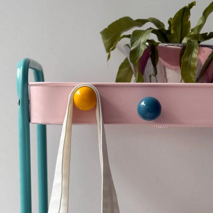 Smooth Ball-Shaped Magnetic Hooks