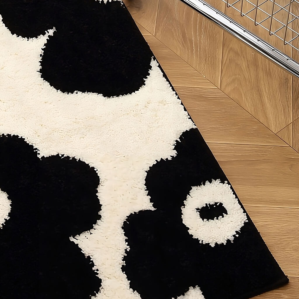 Black & White Flowers Tufted Rug