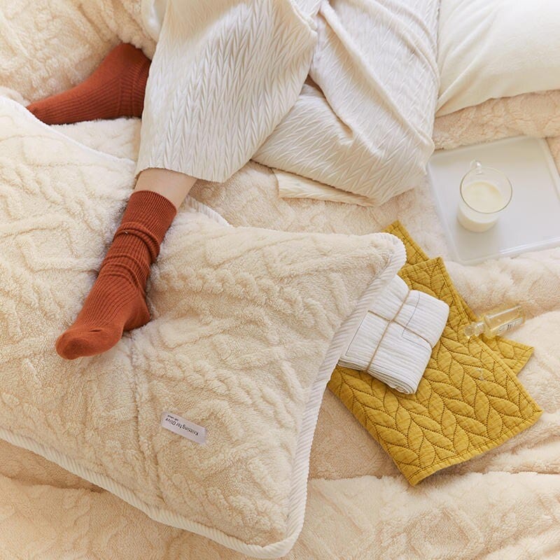 Echo Boho Knitted Plush Bedding Set