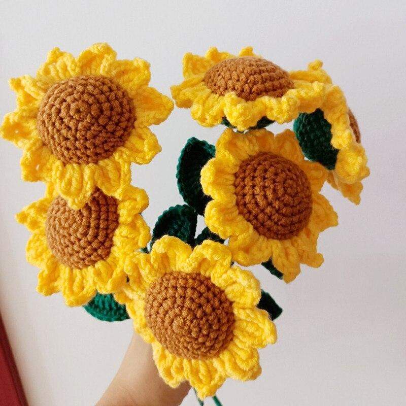 Hand-knitted Daisy Flowers