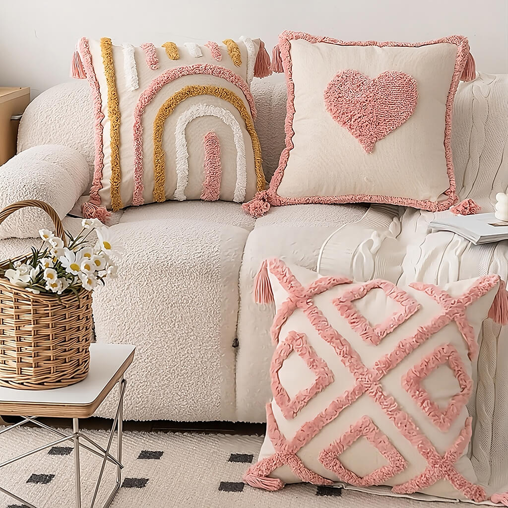 Housse de coussin touffetée en forme de cœur Blush