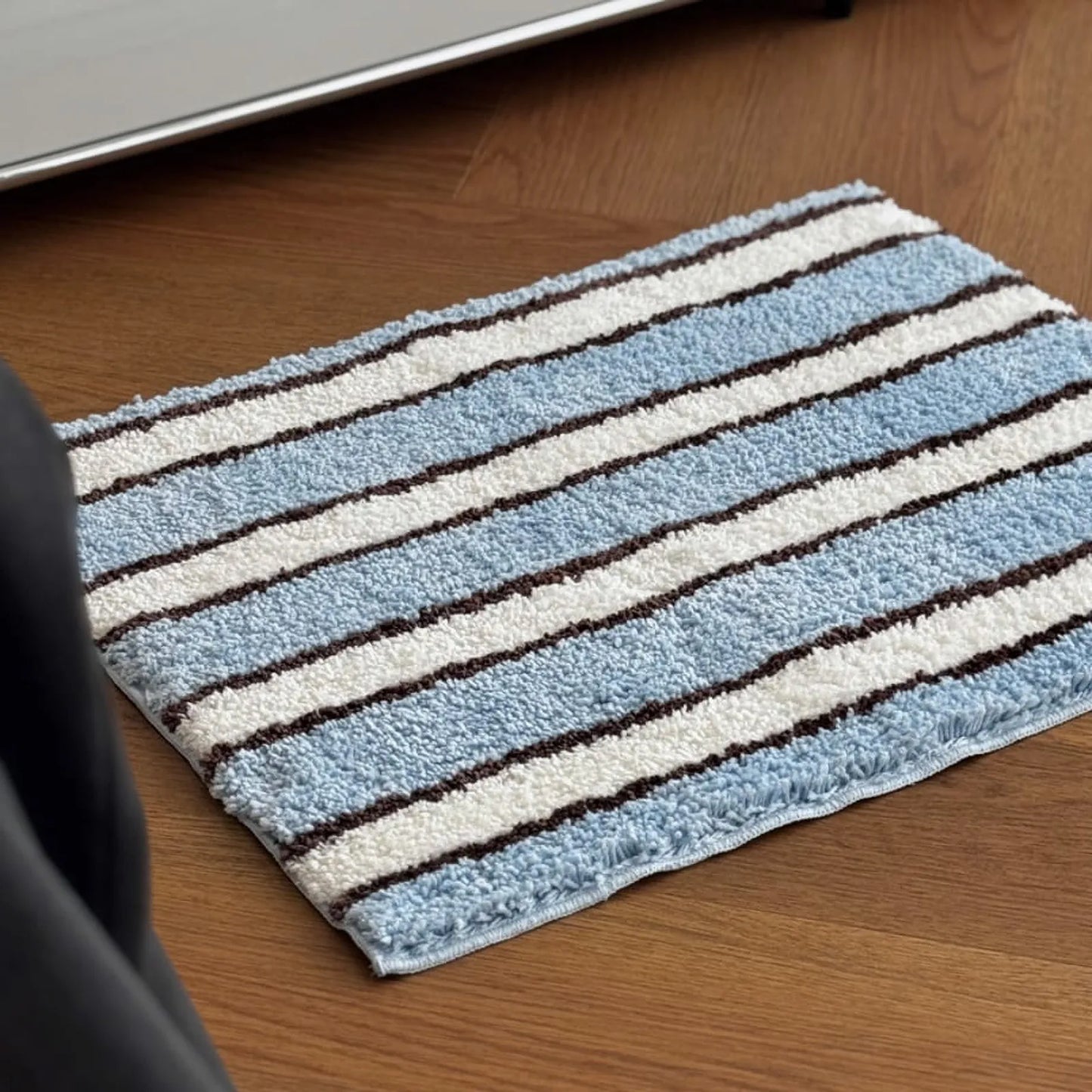 Breezy Coastal Striped Plush Accent Rug