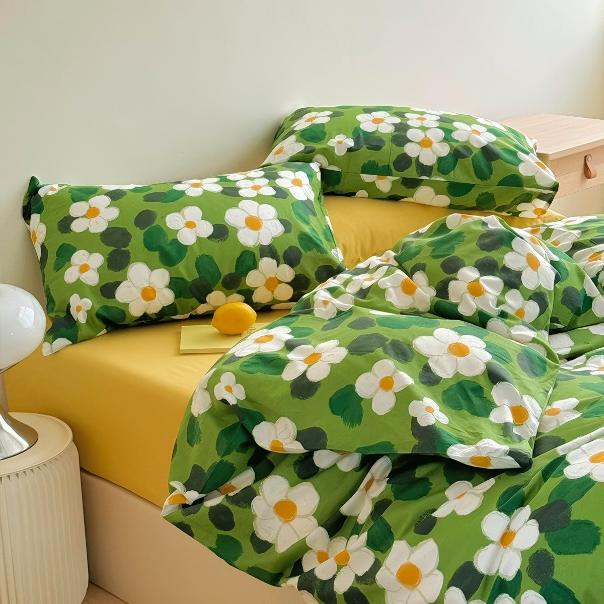 Green Garden Daisies Print Bedding Set