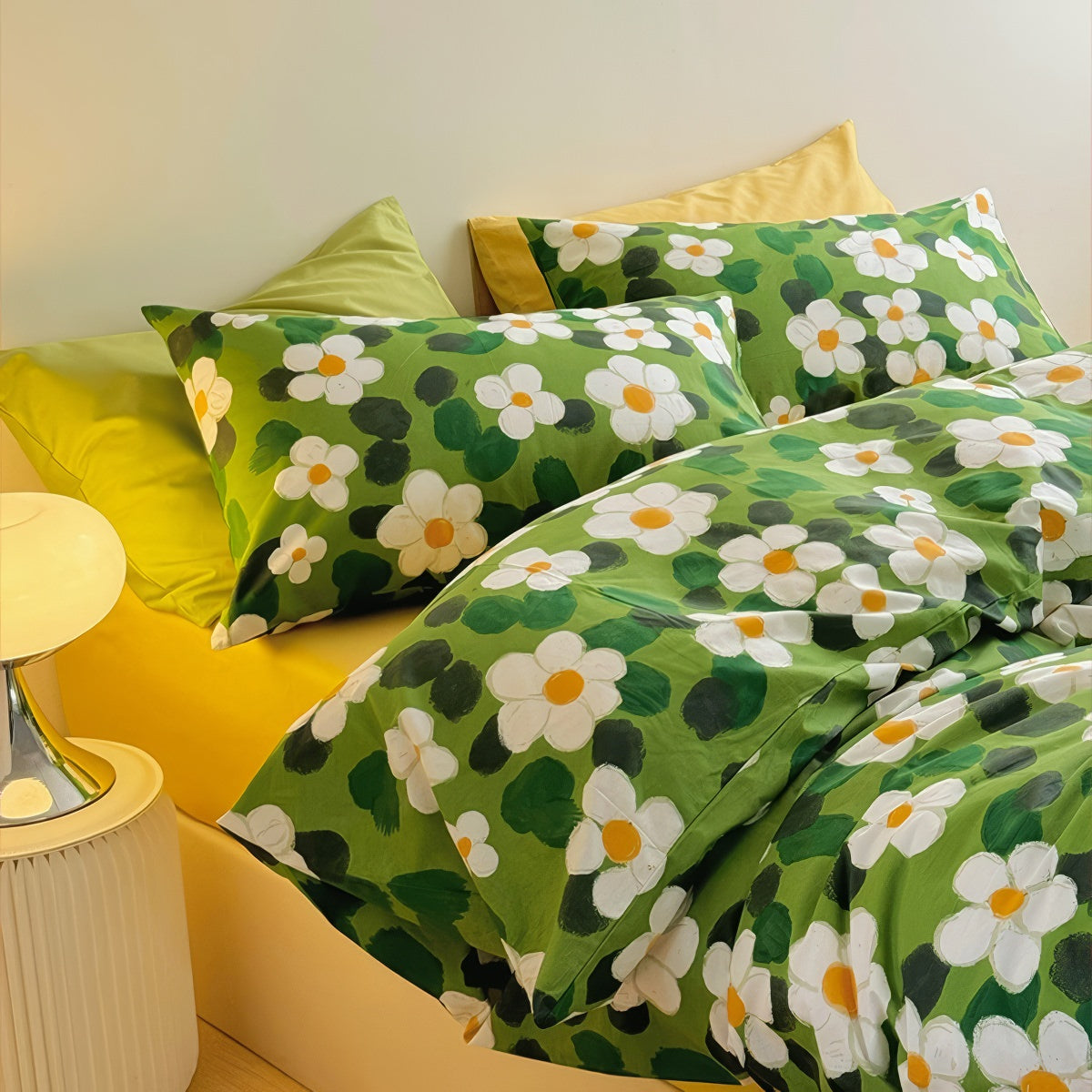 Green Garden Daisies Print Bedding Set