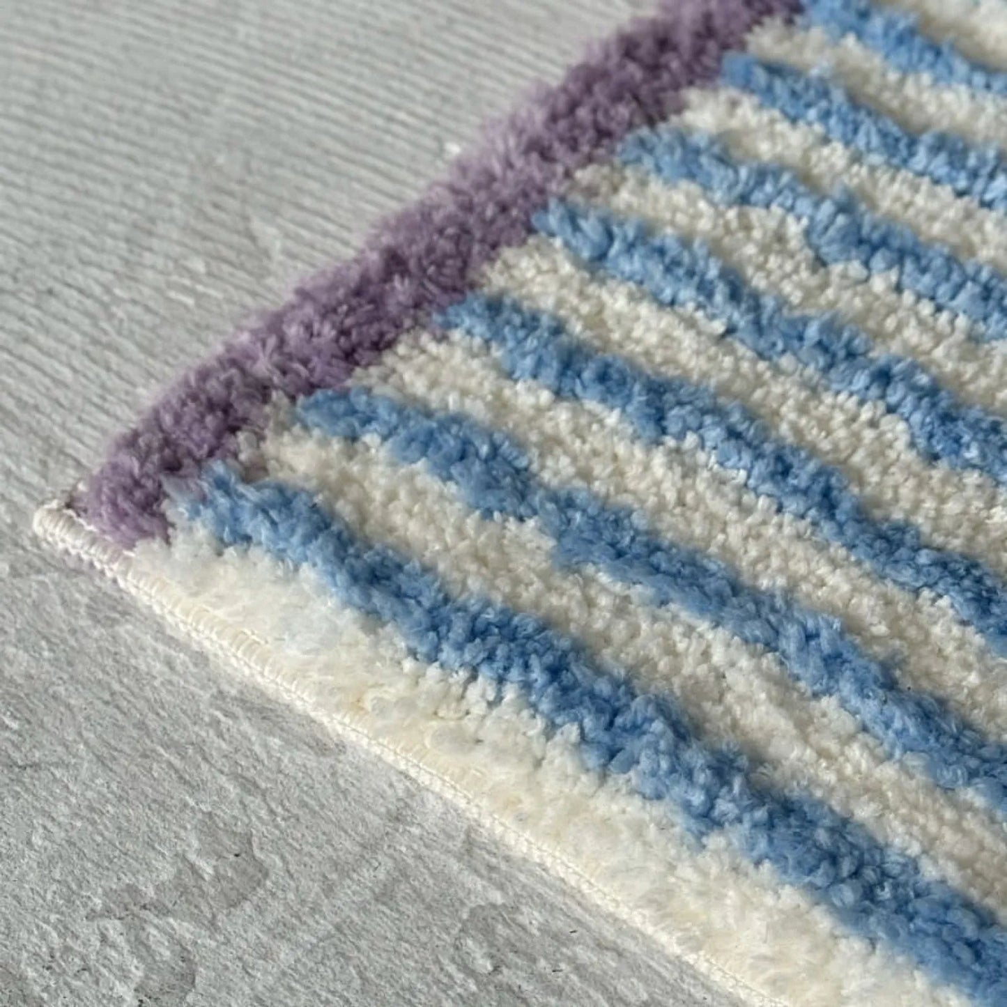 Plush Tufted Wavy Striped Accent Rug