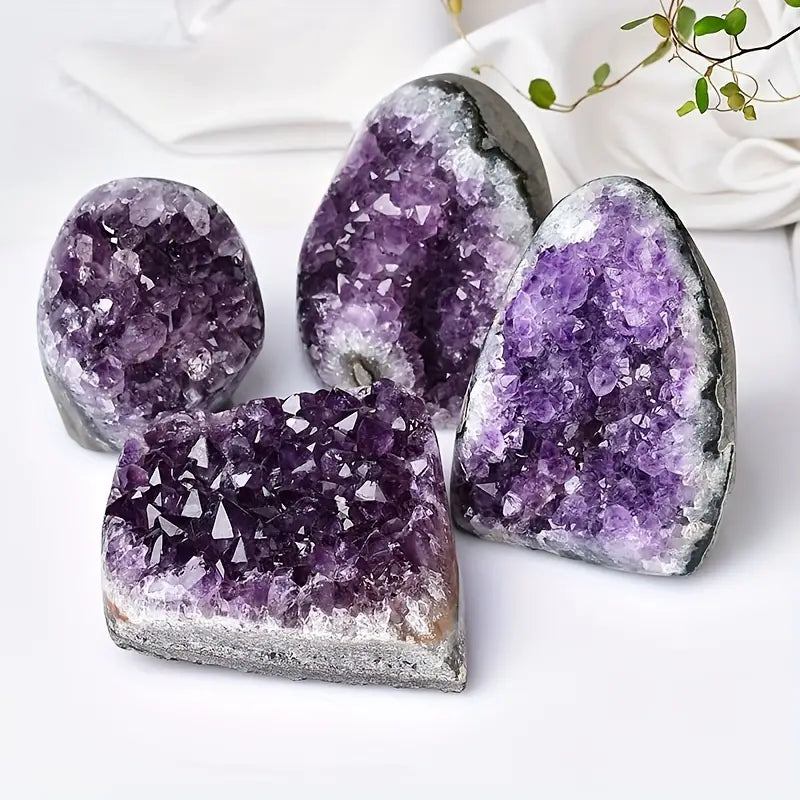 Natürliche Amethyst-Cluster-Geode