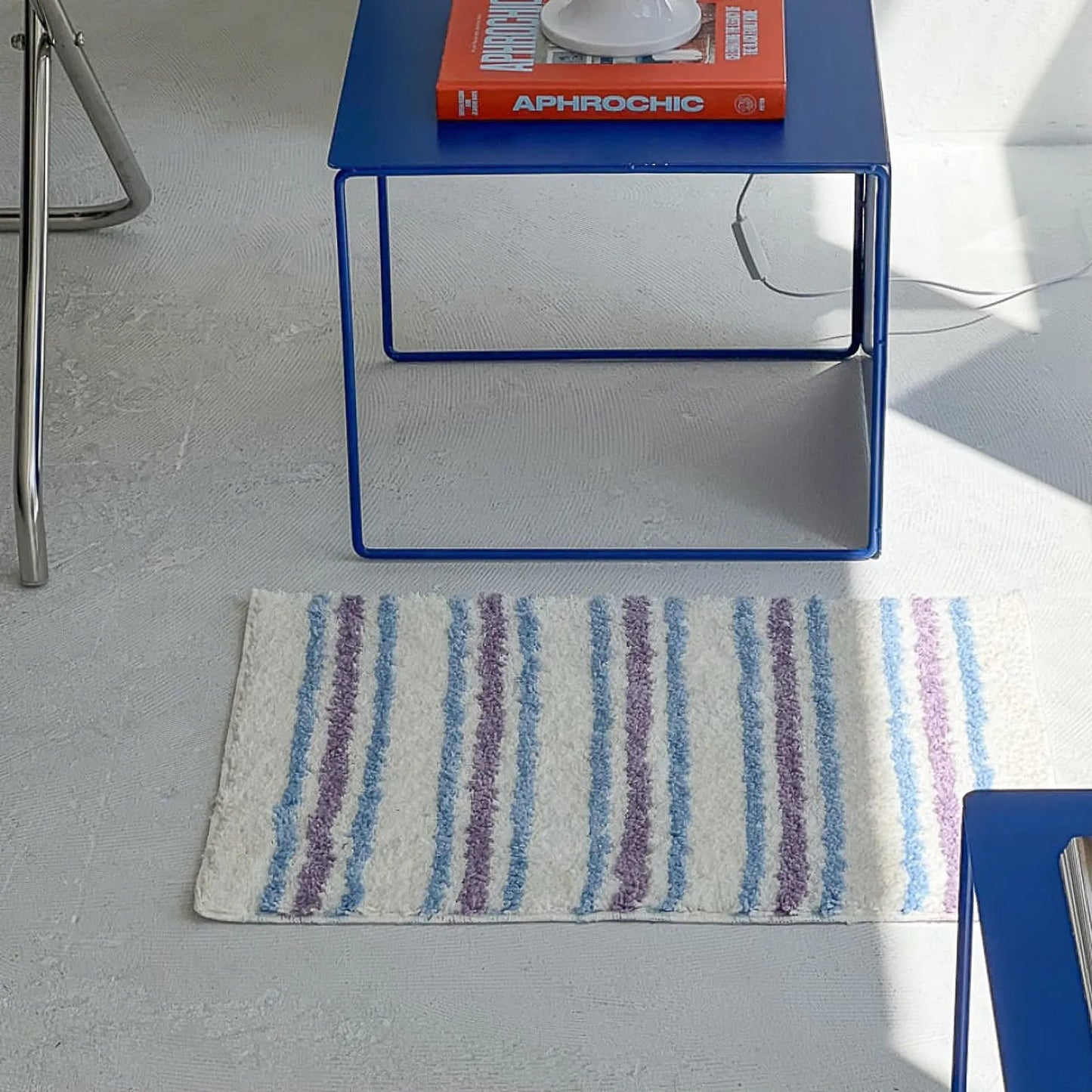 Plush Tufted Wavy Striped Polyester Accent Rug