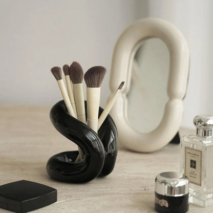 Curvy Ceramic Makeup Brush Holder storage