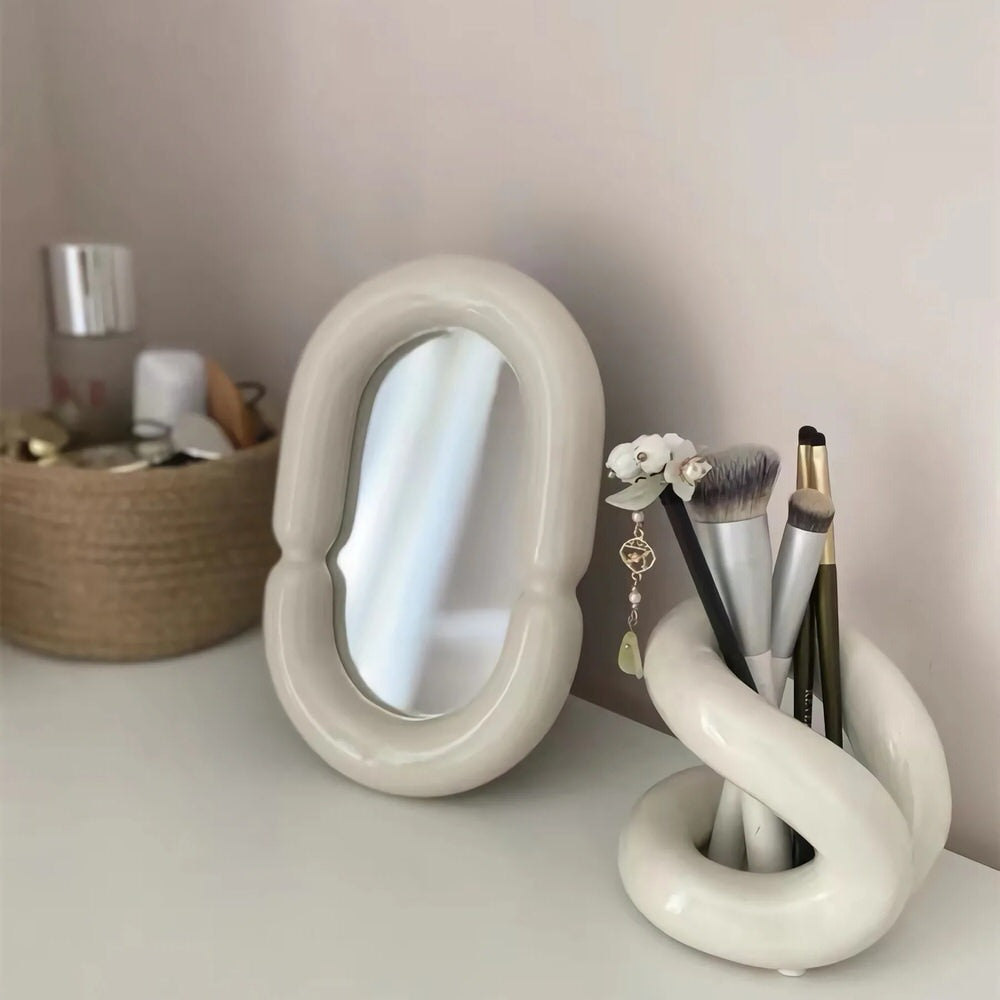 Curvy Ceramic Makeup Brush Holder storage