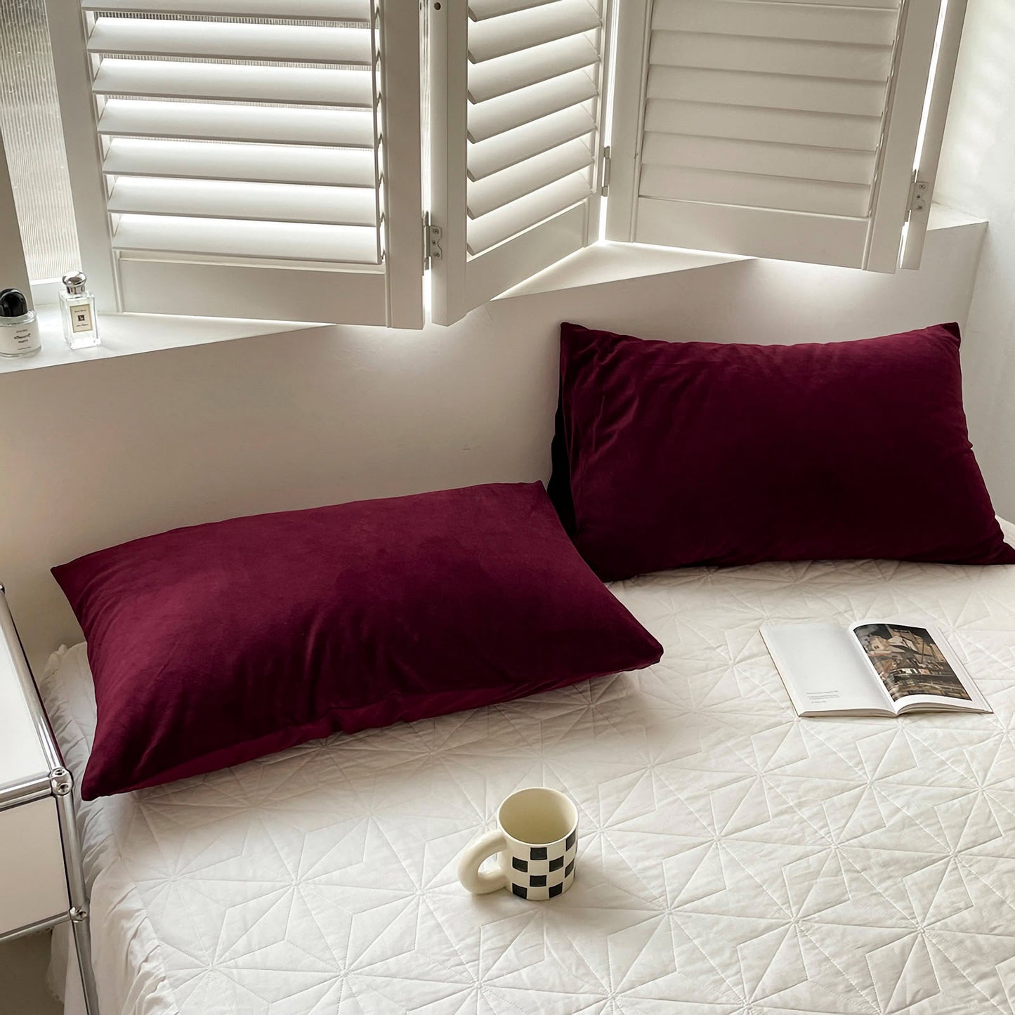 Cozy Minimalist Solid Fleece Pillowcase