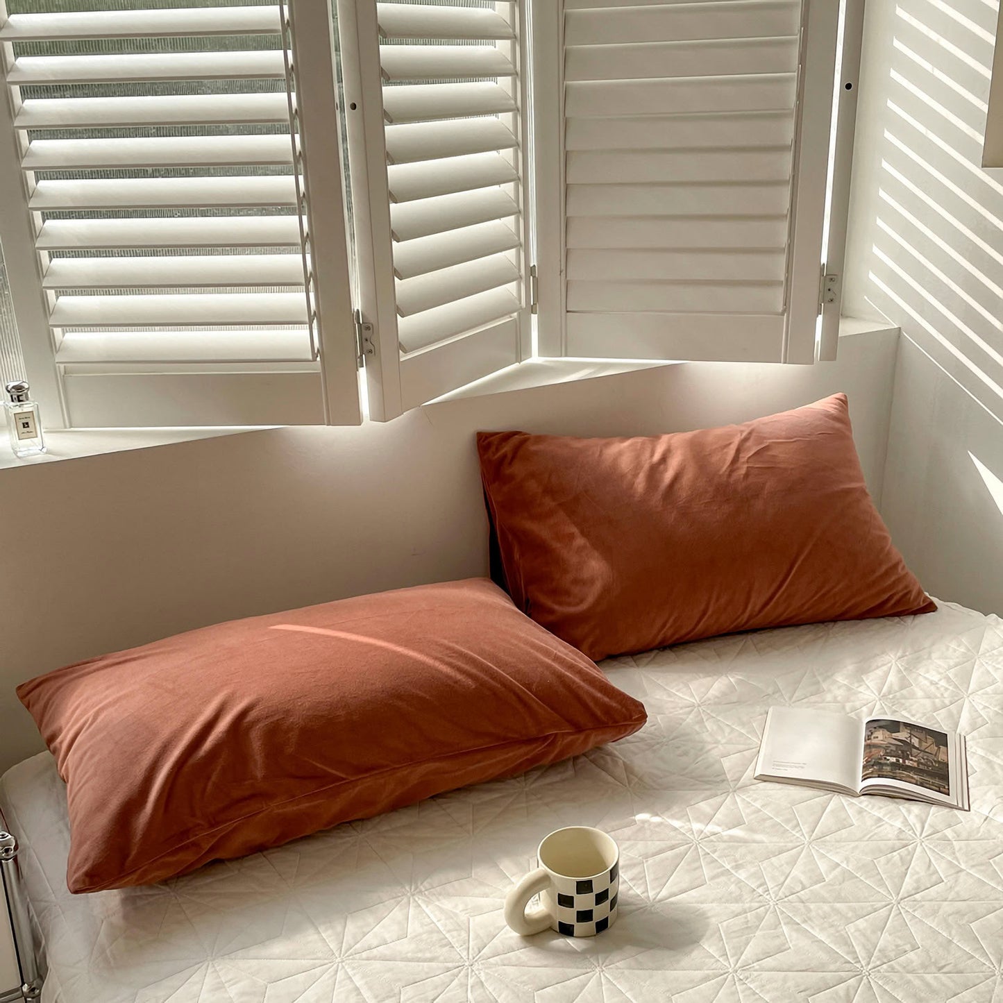 Cozy Minimalist Solid Fleece Pillowcase