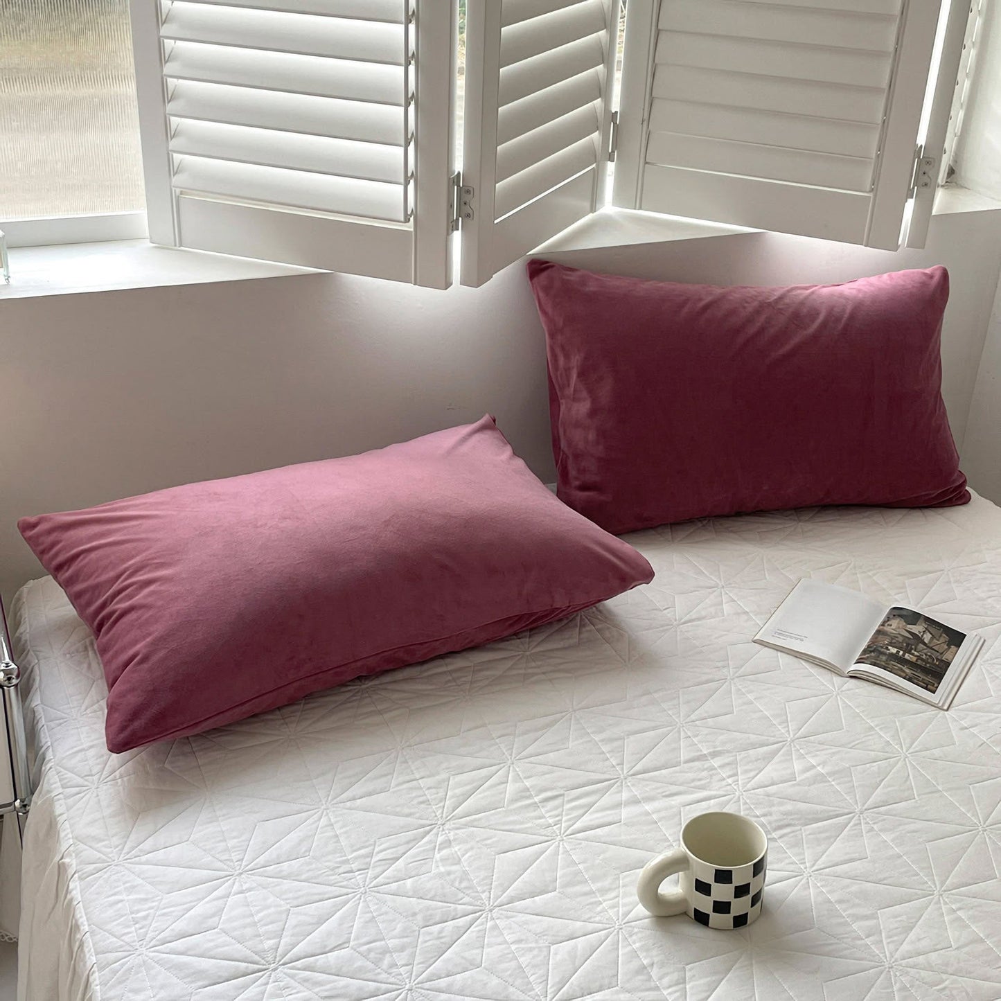 Cozy Minimalist Solid Fleece Pillowcase