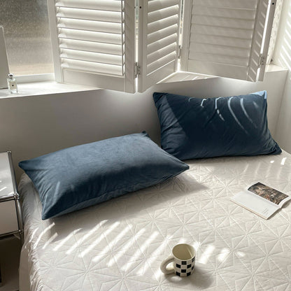 Cozy Minimalist Solid Fleece Pillowcase