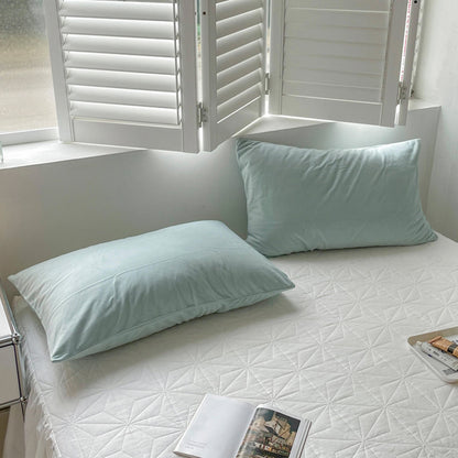 Cozy Minimalist Solid Fleece Pillowcase