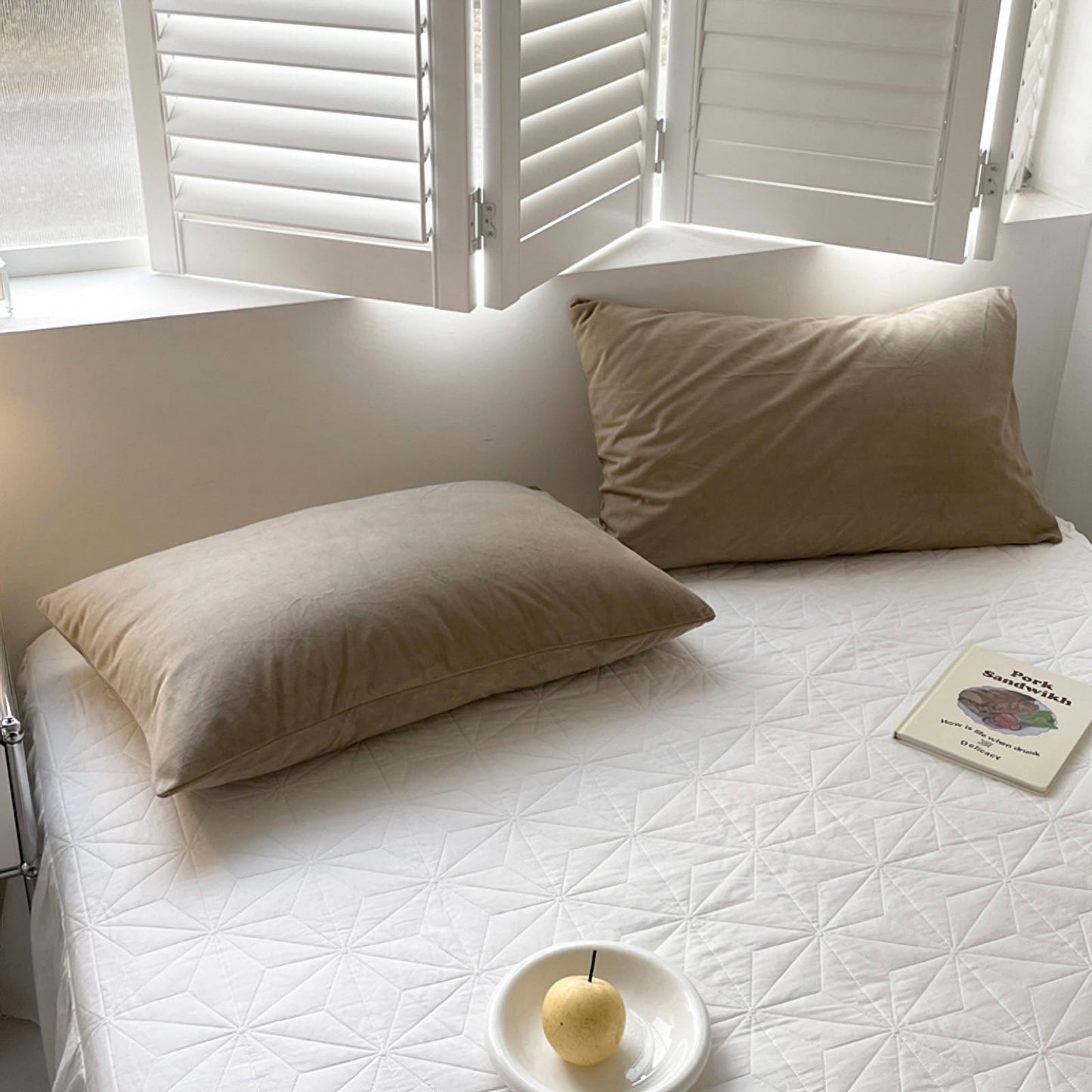 Cozy Minimalist Solid Fleece Pillowcase