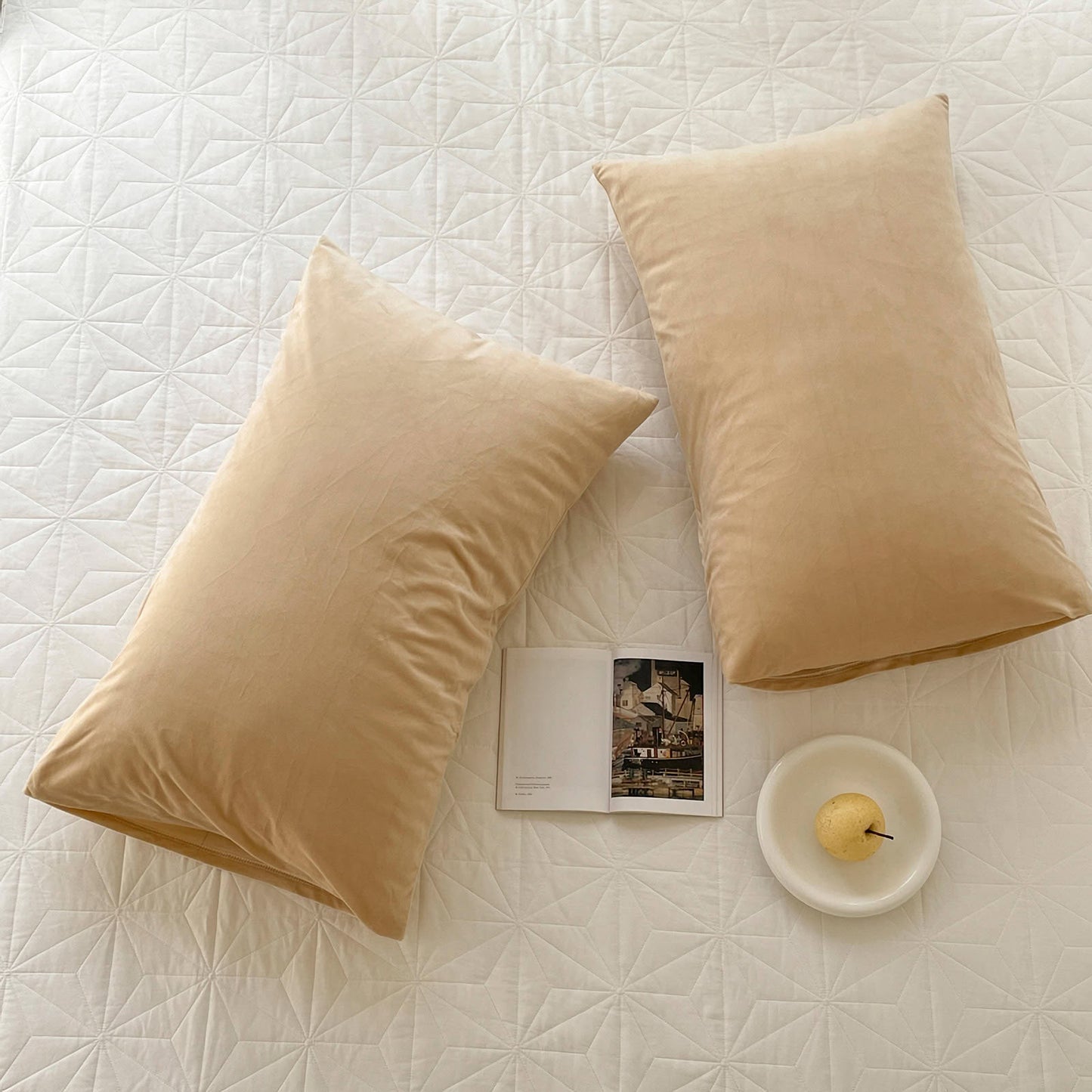 Cozy Minimalist Solid Fleece Pillowcase